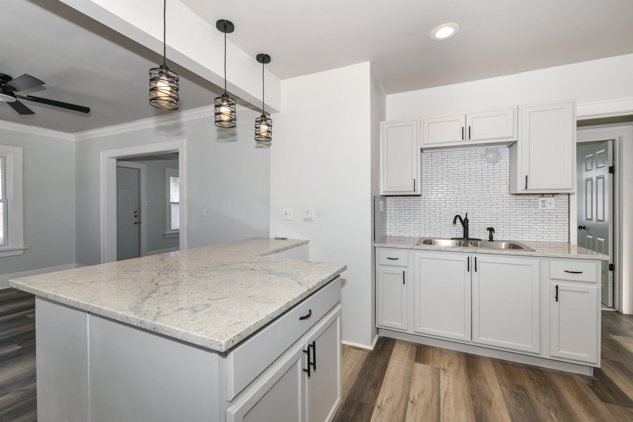 5327 West Wright Street Milwaukee, WI 53210 - Photo 11 of 36 Kitchen