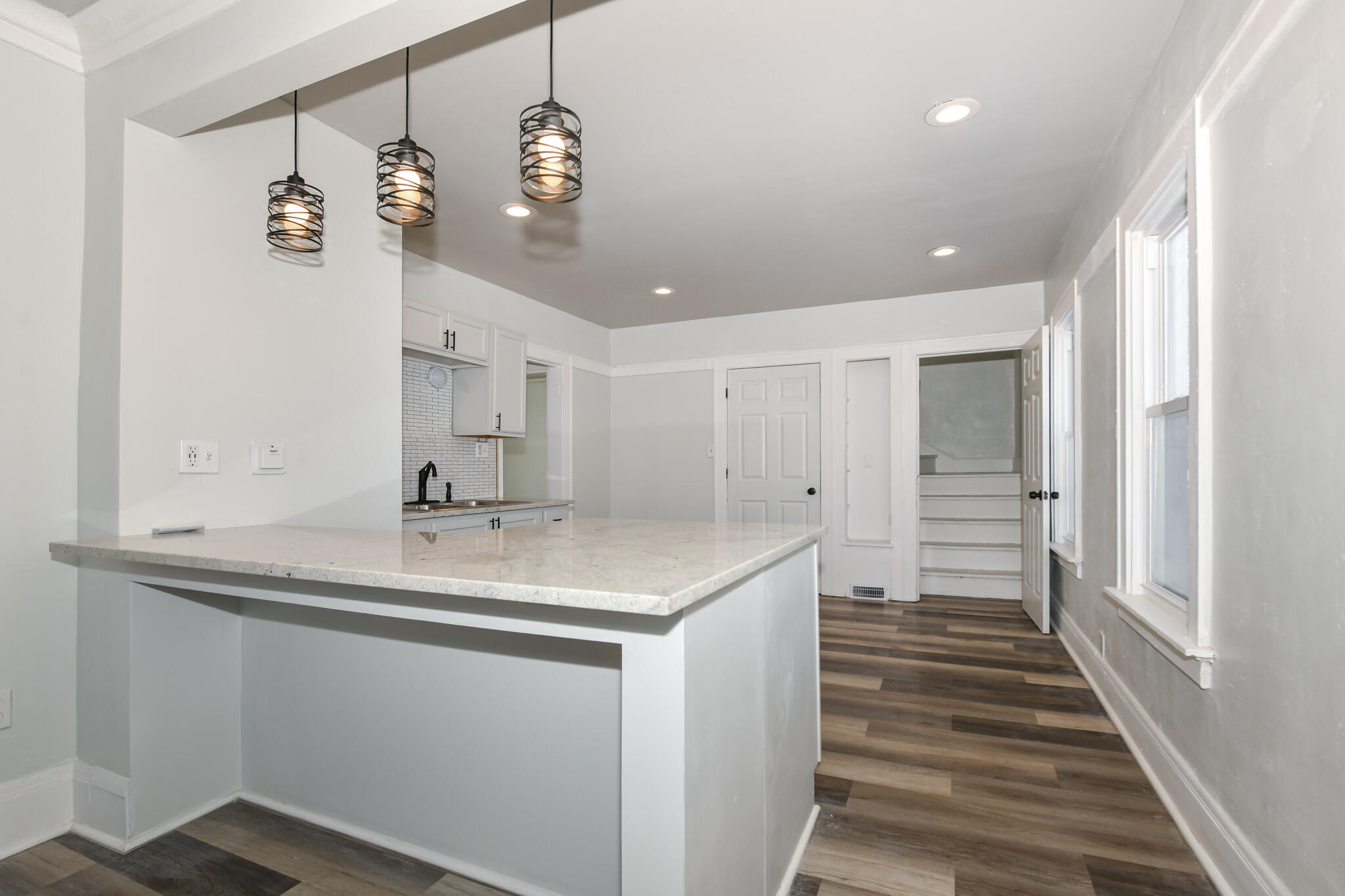 5327 West Wright Street Milwaukee, WI 53210 - Photo 13 of 36 Breakfast Bar