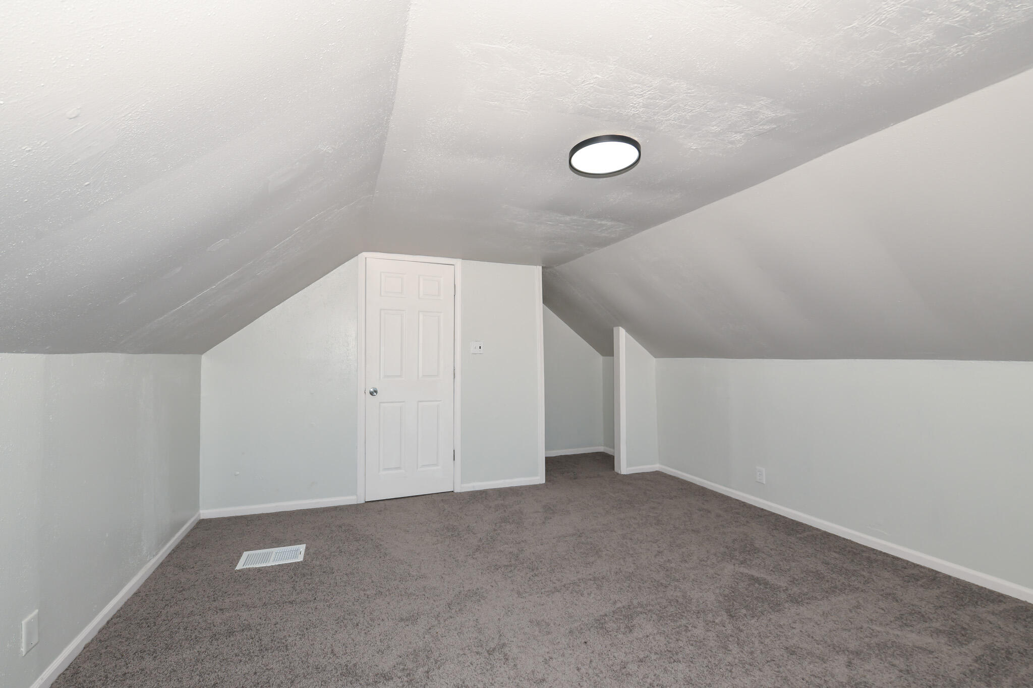 5327 West Wright Street Milwaukee, WI 53210 - Photo 23 of 36 Primary Bedroom