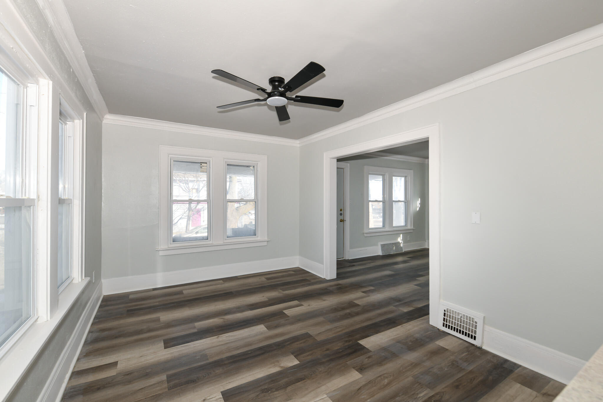5327 West Wright Street Milwaukee, WI 53210 - Photo 5 of 36 Dining Room