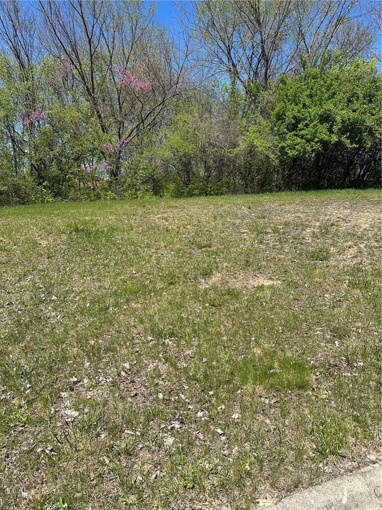 2439 Greystone Lane Springfield, OH 45503 - Photo 2 of 5