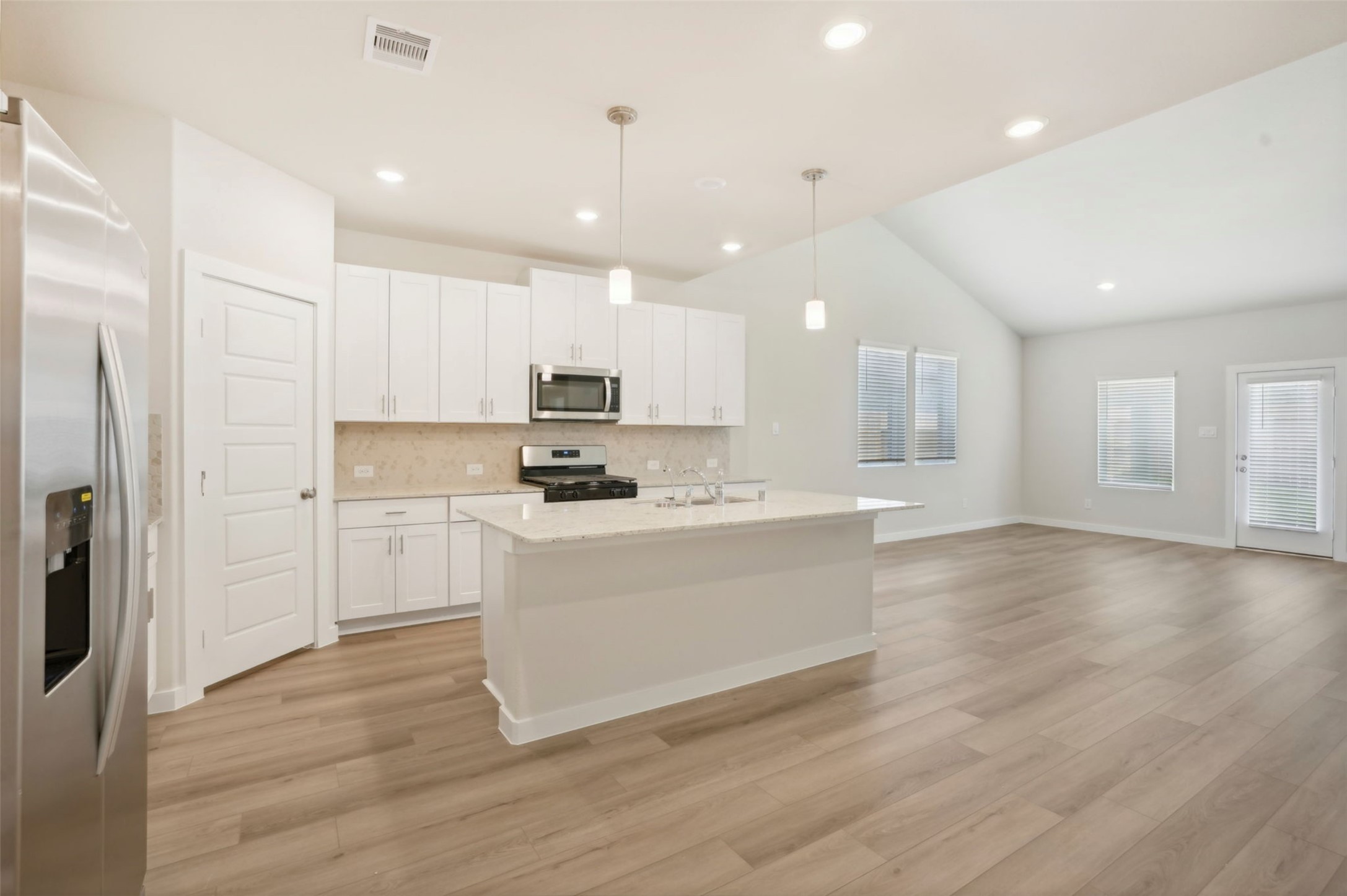 1567 King Rnch Road Conroe, TX 77301 - Photo 4 of 45