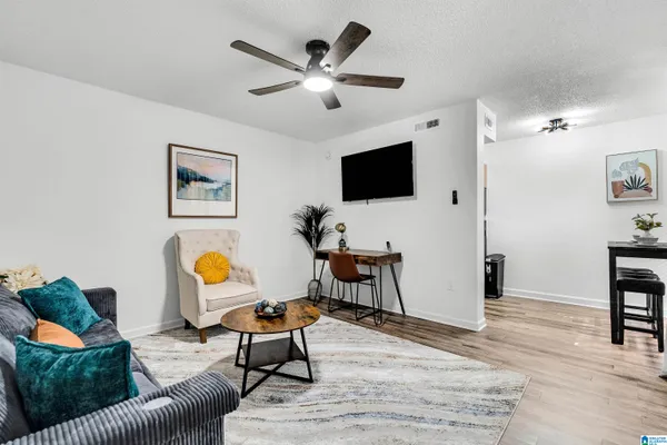 $146,900 | 2990 Rhodes Circle South, Unit 215, Birmingham, AL 35205