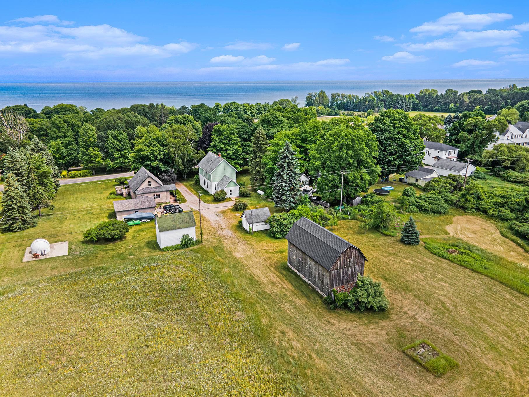 18293 Mission Road Traverse City, MI 49686 - Photo 33 of 52 1902282-33.JPG