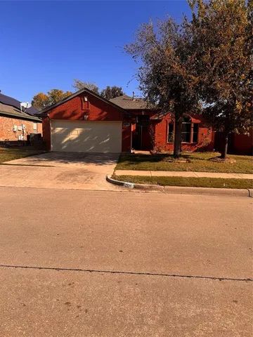 $290,000 | 804 Stafford Station Drive, Saginaw, TX 76131