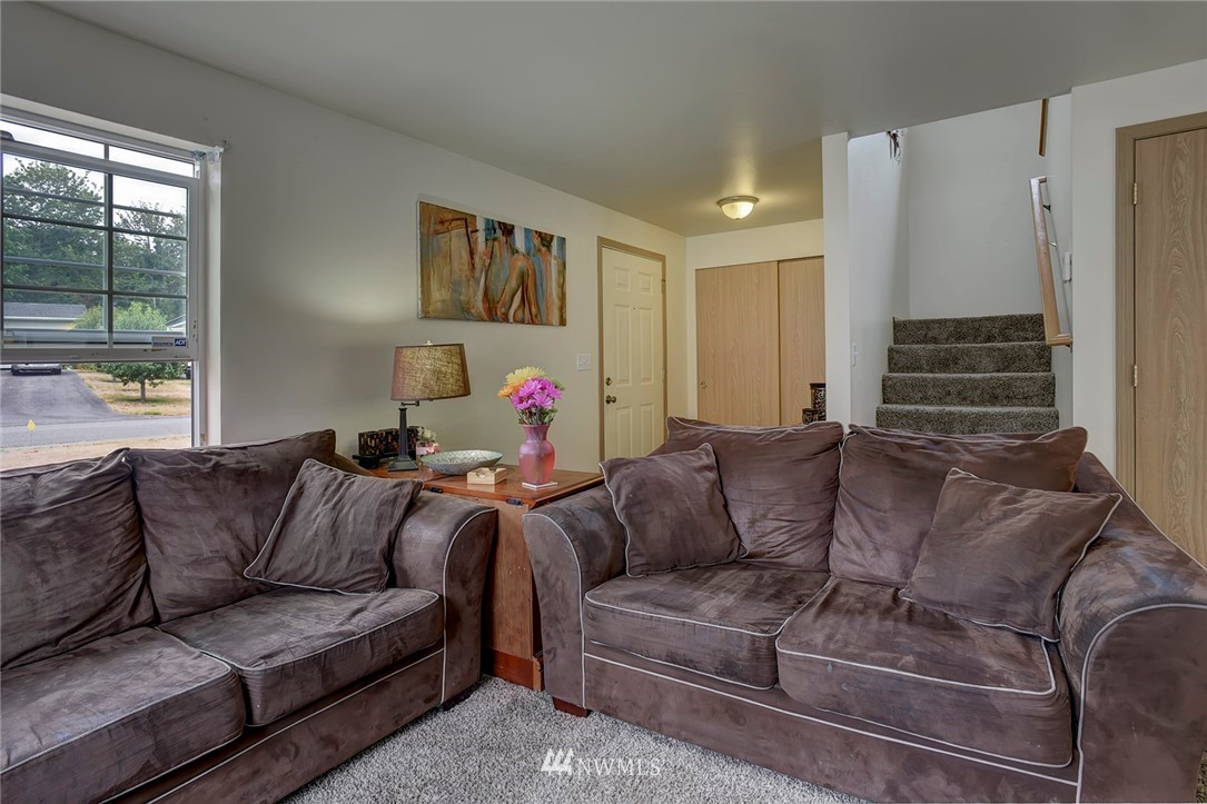 26394 Barrett Road Northeast Kingston, WA 98346 - Photo 4 of 20 Gallery Image 4
