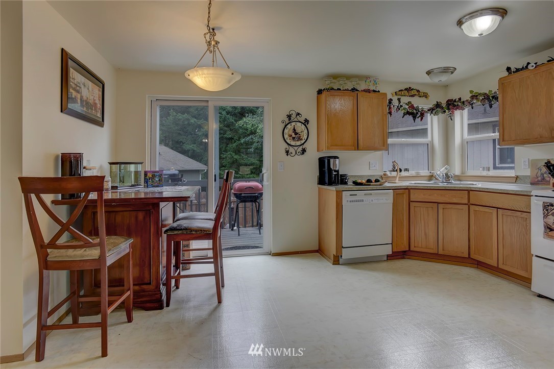 26394 Barrett Road Northeast Kingston, WA 98346 - Photo 6 of 20 Gallery Image 6