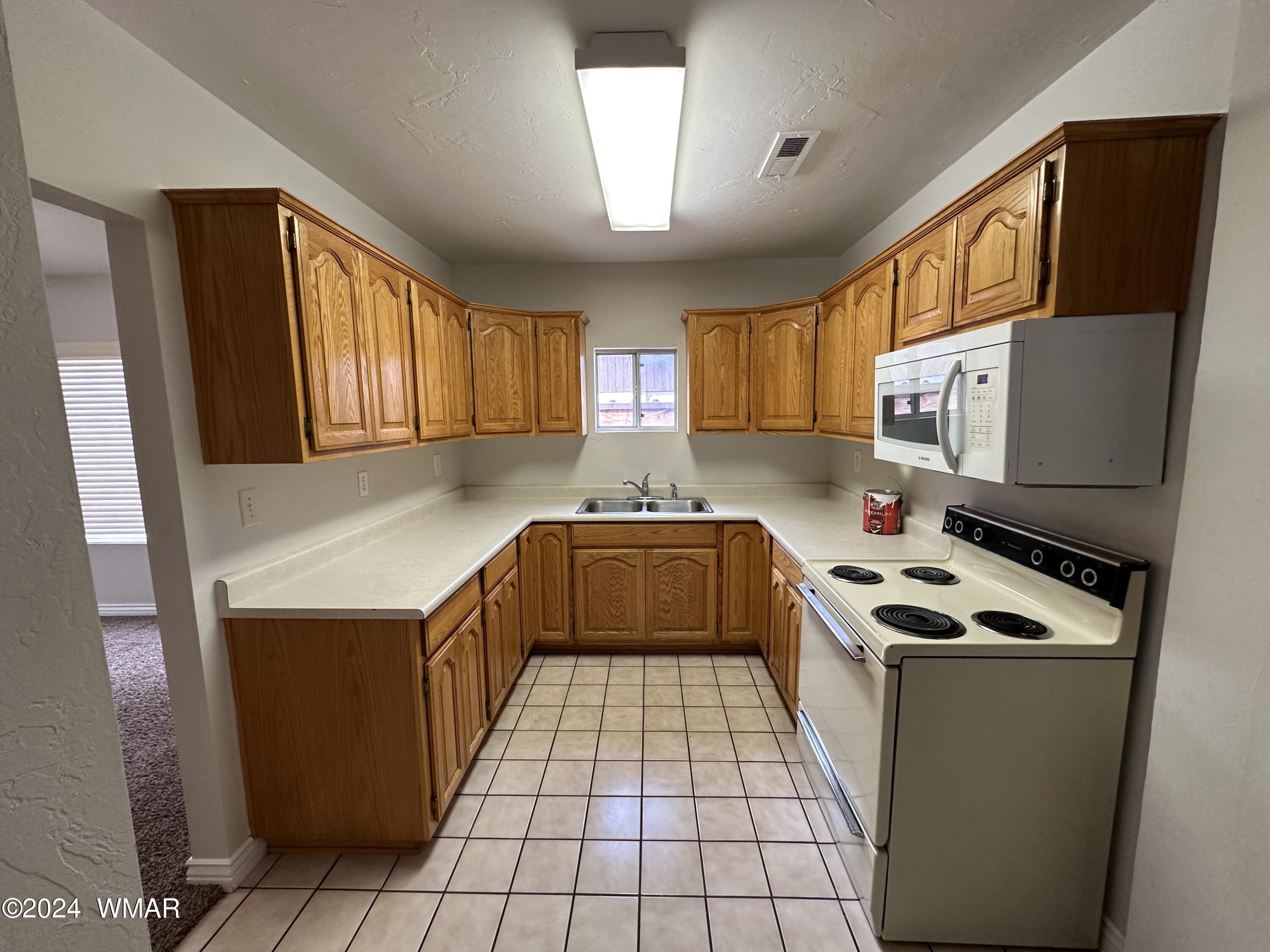 320 West 3rd Street North Snowflake, AZ 85937 - Photo 5 of 10 Kitchen
