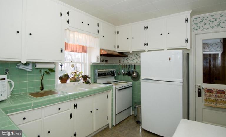 16001 Old York Road Monkton, MD 21111 - Photo 7 of 14 Kitchen
