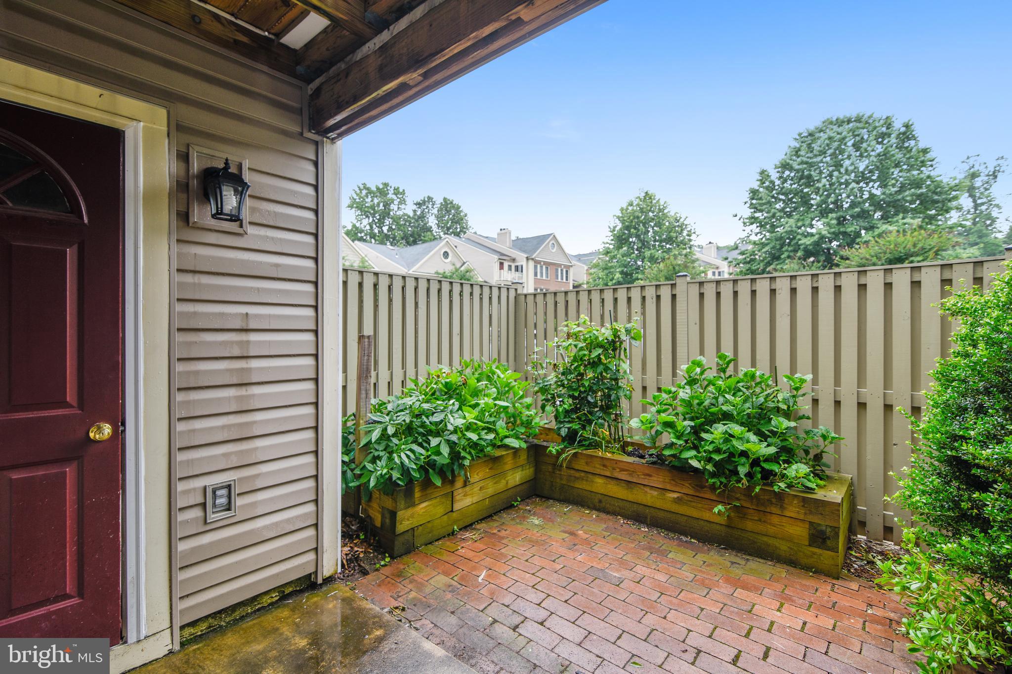 12002 Ridge Knoll Drive, Unit 7 Fairfax, VA 22033 - Photo 28 of 42 Patio