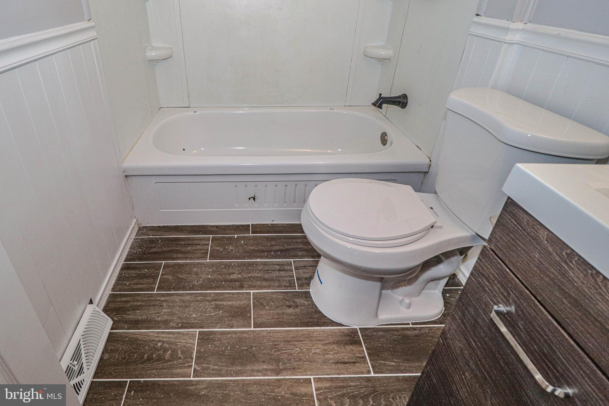 19 Sheldon Road Pemberton, NJ 08068 - Photo 8 of 30 a bathroom with a toilet and a bathtub