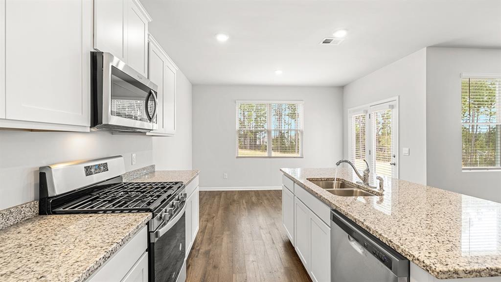 229 Lauritsen Way Newnan, GA 30265 - Photo 7 of 30