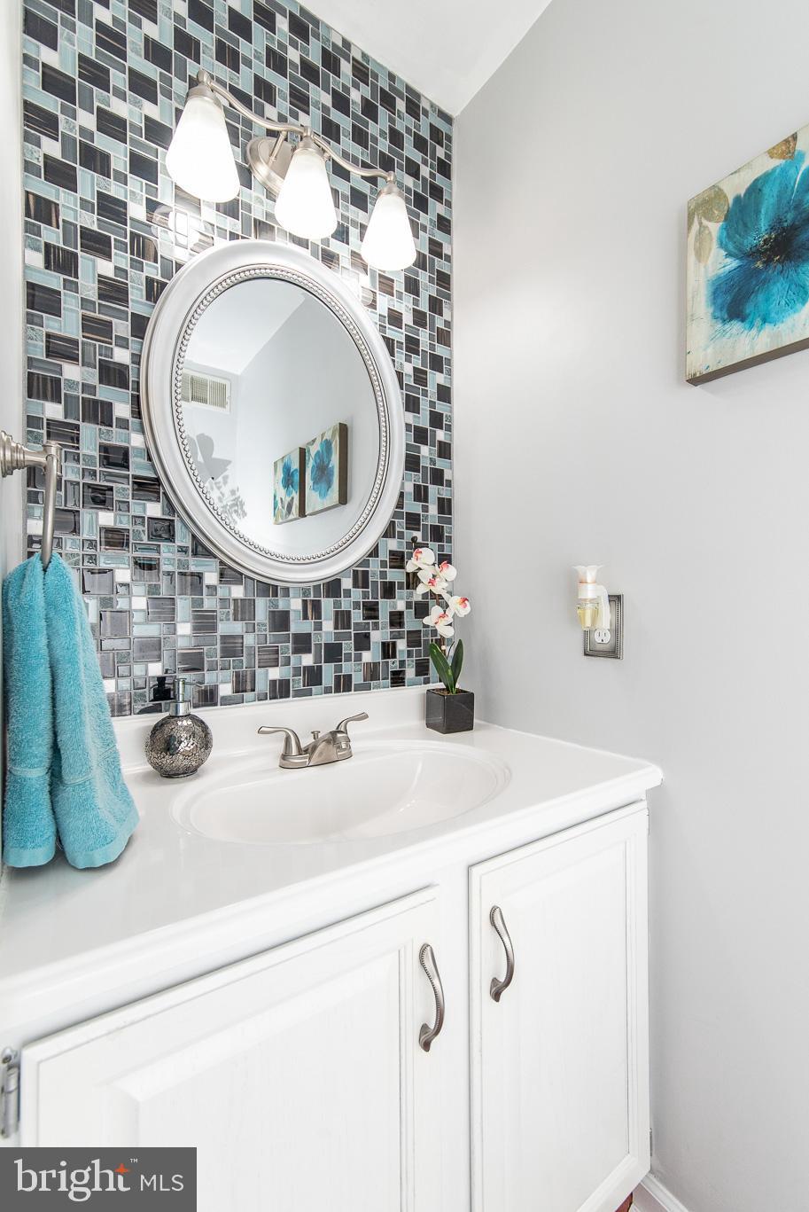 9225 Bretton Reef Road Baltimore, MD 21234 - Photo 22 of 62 HALF BATH