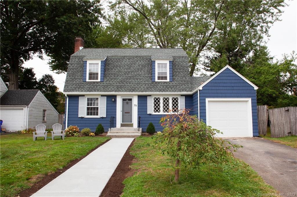 Welcome to 25 Farnham Road, West Hartford