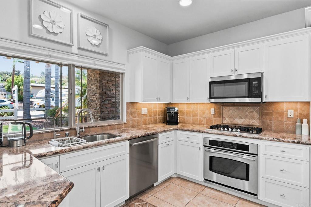 9460 Slope Street Santee, CA 92071 - Photo 4 of 31