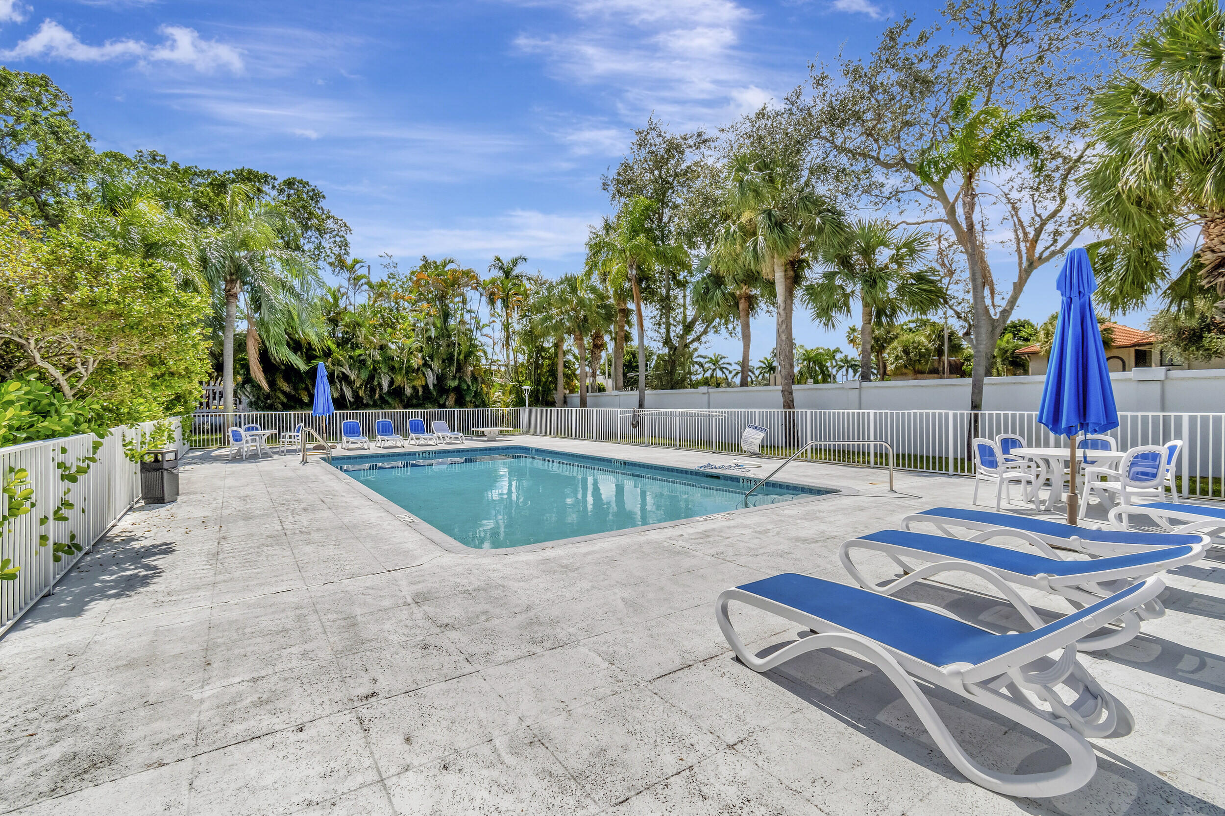 5190 Sabal Gardens Lane, Unit 3 Boca Raton, FL 33487 - Photo 27 of 29 Community pool