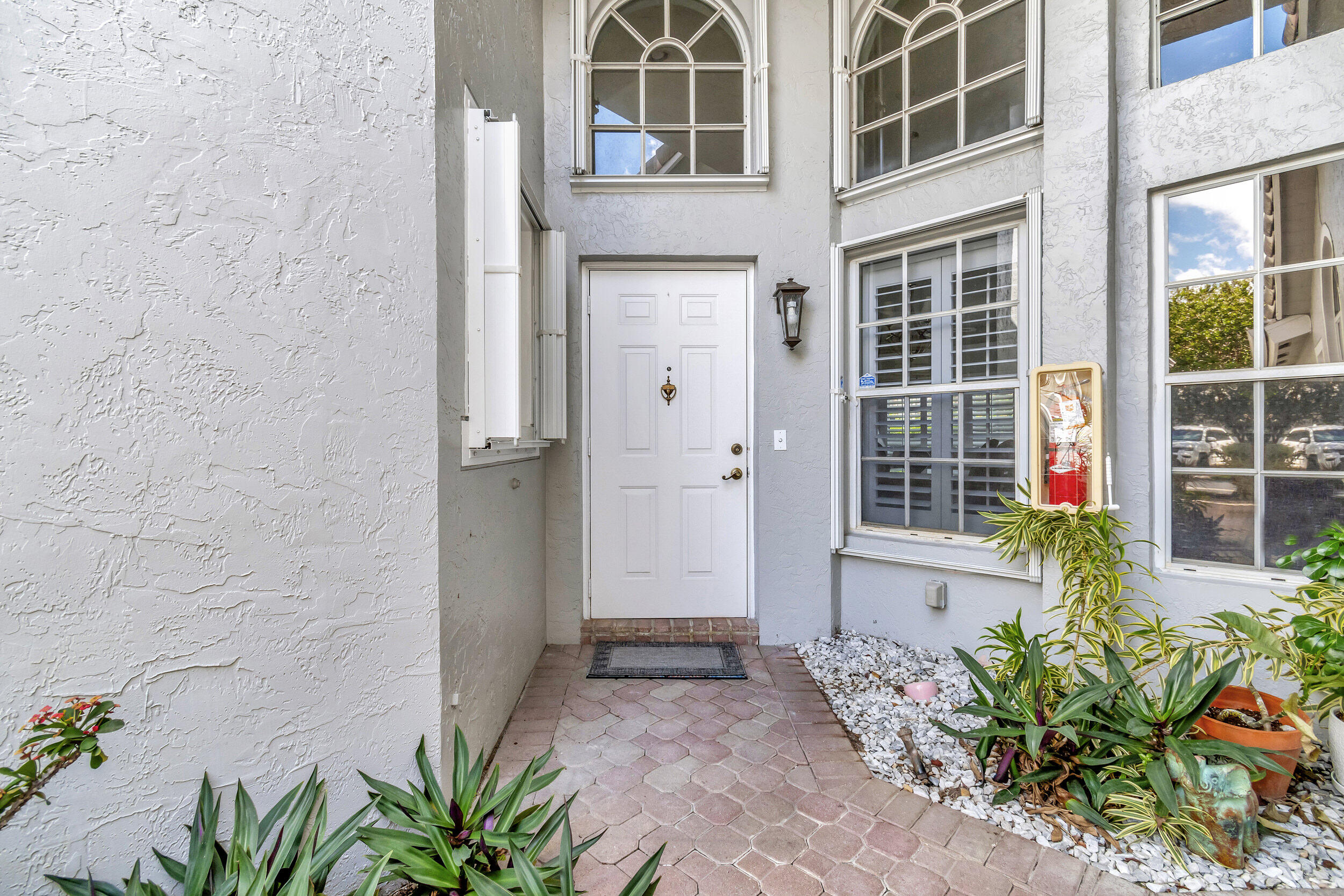 5190 Sabal Gardens Lane, Unit 3 Boca Raton, FL 33487 - Photo 3 of 29 Front door