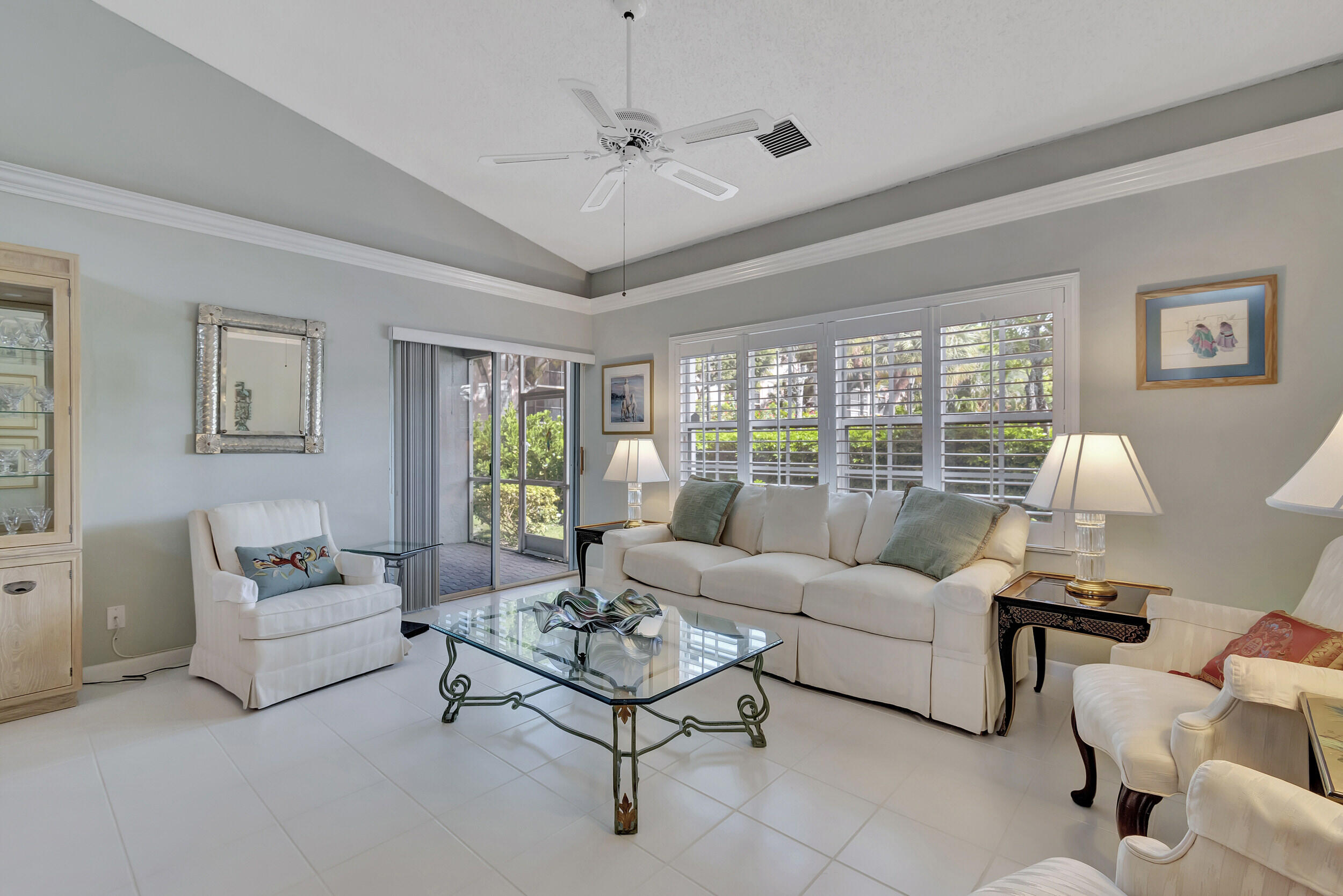 5190 Sabal Gardens Lane, Unit 3 Boca Raton, FL 33487 - Photo 5 of 29 Living room