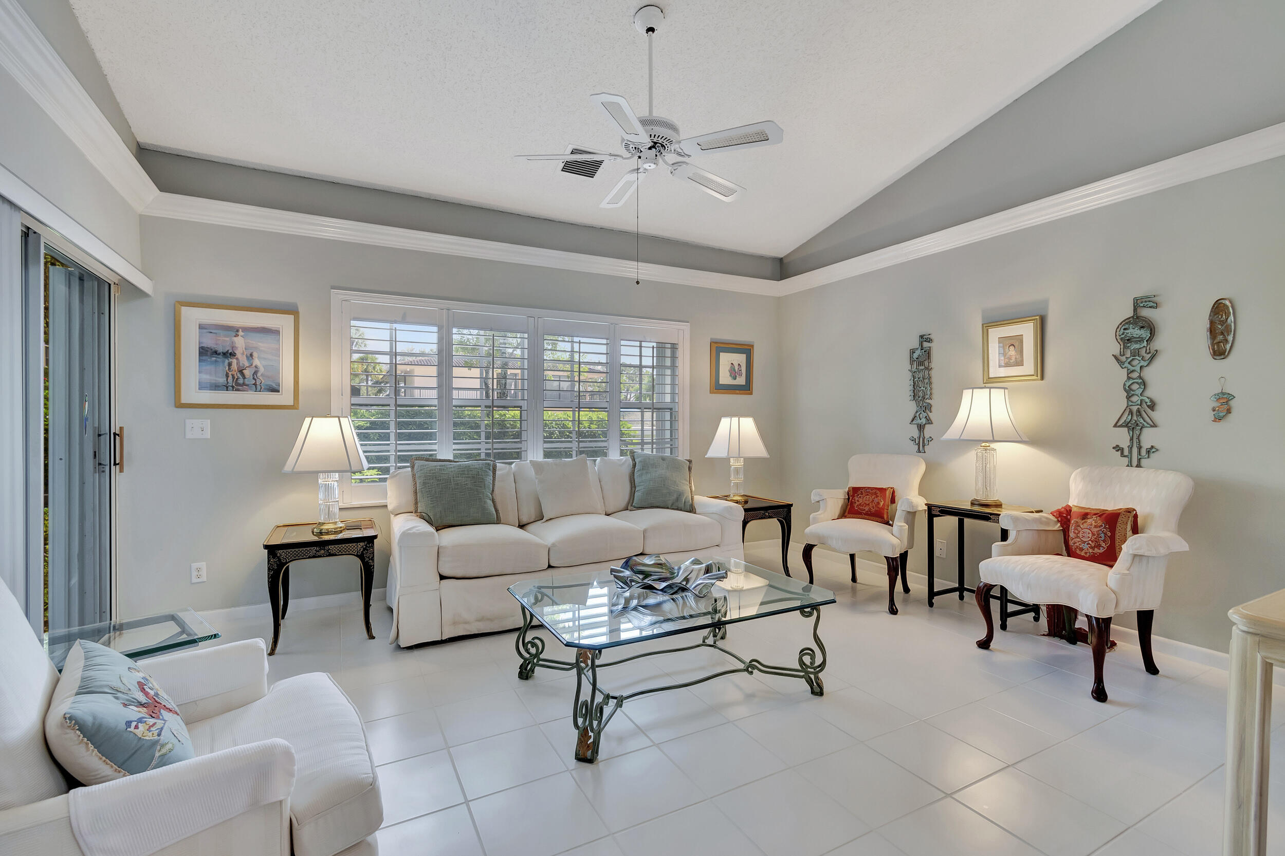 5190 Sabal Gardens Lane, Unit 3 Boca Raton, FL 33487 - Photo 7 of 29 Living room