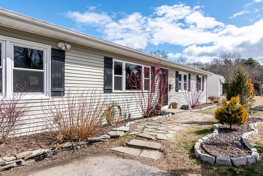 14 Myra Road Coventry, RI 02816 - Photo 4 of 36