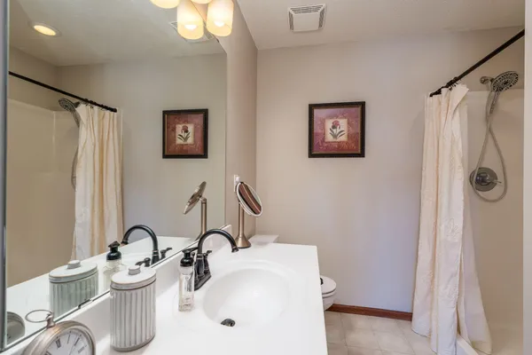 $225,000 | 2110 Willow Trail, North Mankato, MN 56003