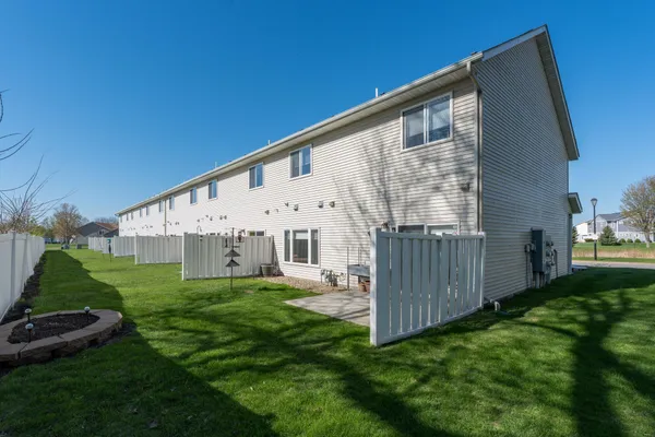 $225,000 | 2110 Willow Trail, North Mankato, MN 56003
