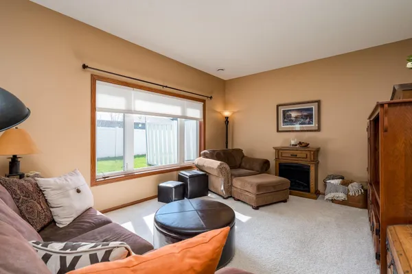 $225,000 | 2110 Willow Trail, North Mankato, MN 56003