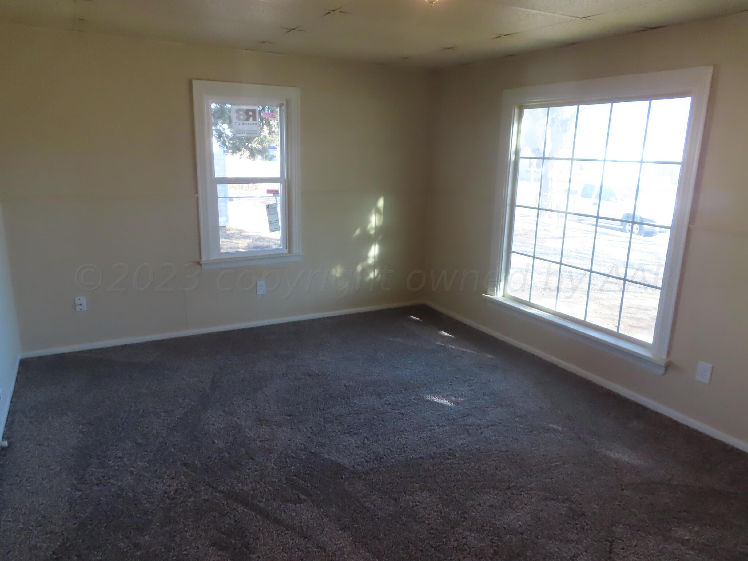 4014 South Hughes Street Amarillo, TX 79110 - Photo 4 of 12 IMG_2249