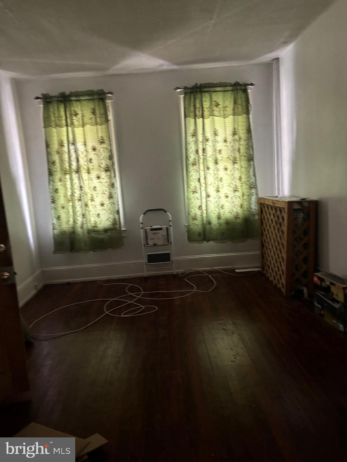 36 Chestnut Street Darby, PA 19023 - Photo 8 of 28 Unit 1 Room