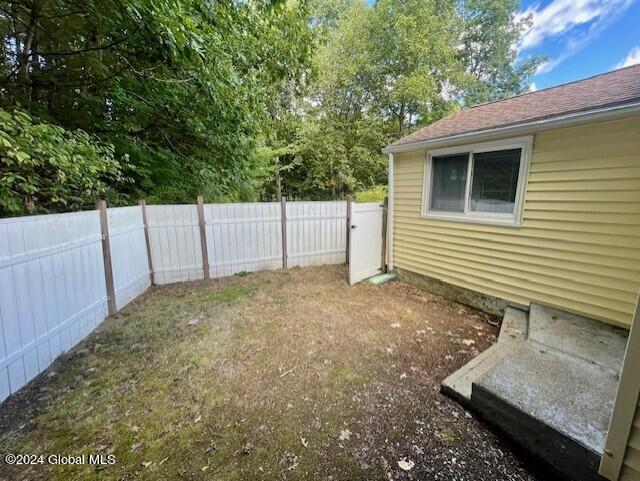 25 Boyce Road Schodack, NY 12123 - Photo 31 of 39 Space for Pets?