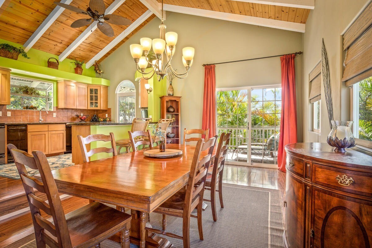 81-1073-i Captain Cook Road Captain Cook, HI 96704 - Photo 17 of 25 a dining room with furniture and a large window