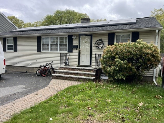 289 Burnham Road Lowell, MA 01852 - Photo 1 of 22