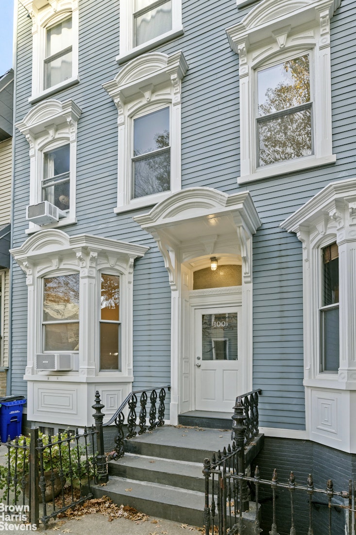 100 Newel Street, Unit 4L Brooklyn, NY 11222 - Photo 12 of 13 a front view of a house
