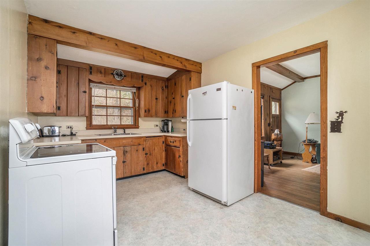 12951 Bluff Road Traverse City, MI 49686 - Photo 14 of 23