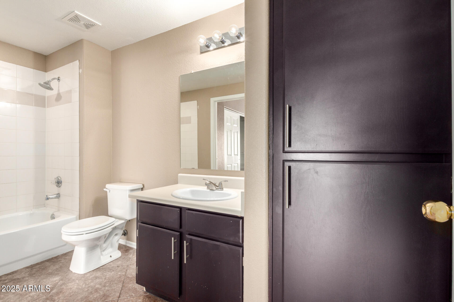 3236 East Chandler Boulevard, Unit 2011 Phoenix, AZ 85048 - Photo 11 of 30 15 Chandler 2011