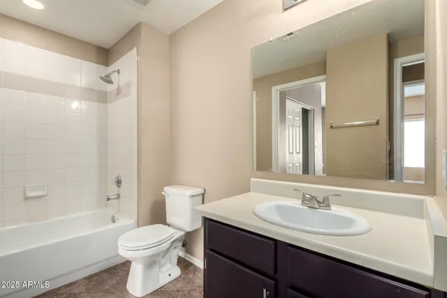 $2,000 | 3236 East Chandler Boulevard, Unit 2011, Phoenix, AZ 85048