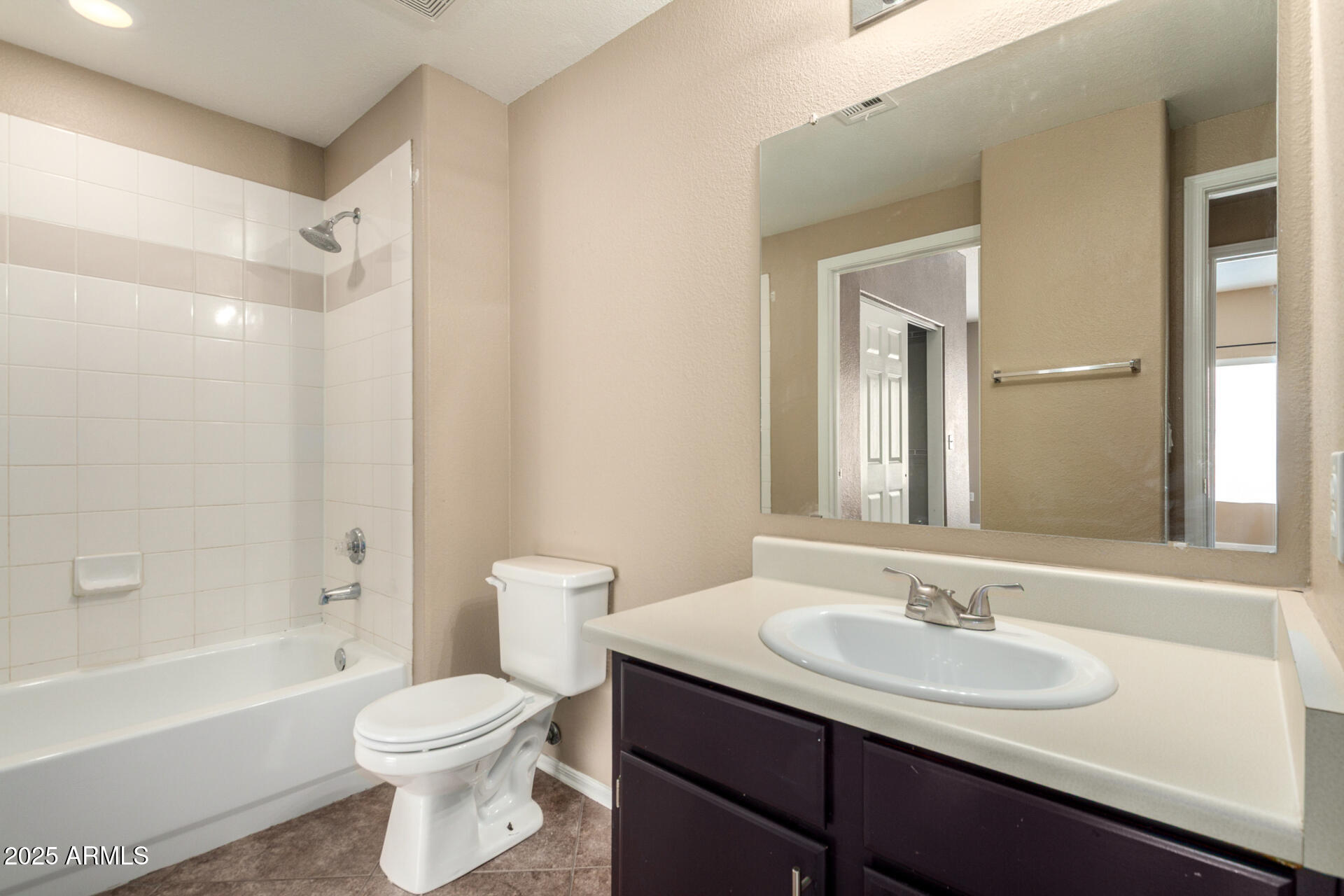 3236 East Chandler Boulevard, Unit 2011 Phoenix, AZ 85048 - Photo 15 of 30 19 Chandler 2011