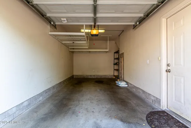 $2,000 | 3236 East Chandler Boulevard, Unit 2011, Phoenix, AZ 85048