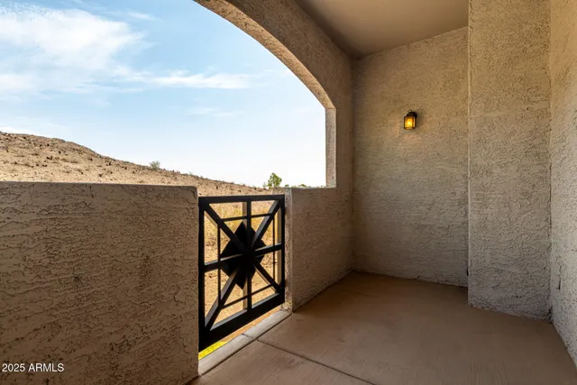 $2,000 | 3236 East Chandler Boulevard, Unit 2011, Phoenix, AZ 85048