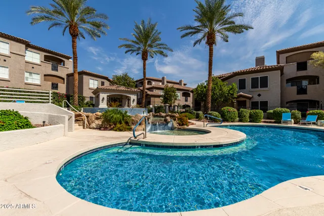 $2,000 | 3236 East Chandler Boulevard, Unit 2011, Phoenix, AZ 85048