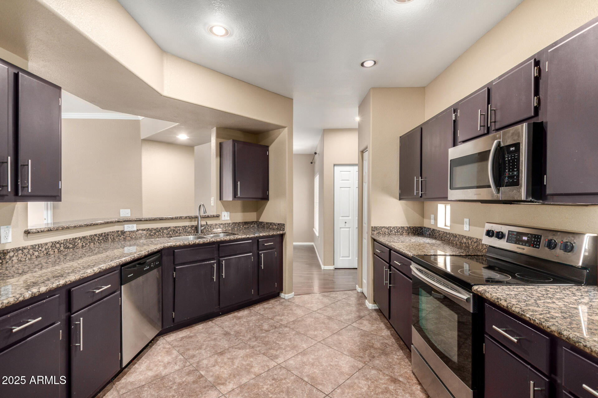 3236 East Chandler Boulevard, Unit 2011 Phoenix, AZ 85048 - Photo 9 of 30 13 Chandler 2011