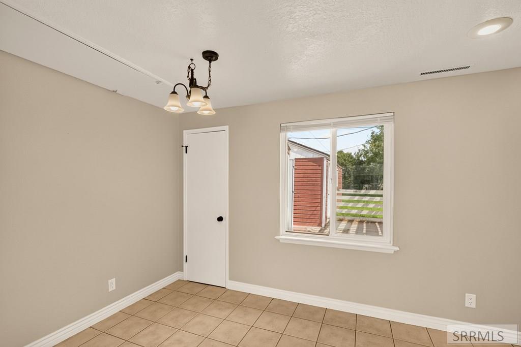 730 Balsam Street Pocatello, ID 83201 - Photo 17 of 37 Dining