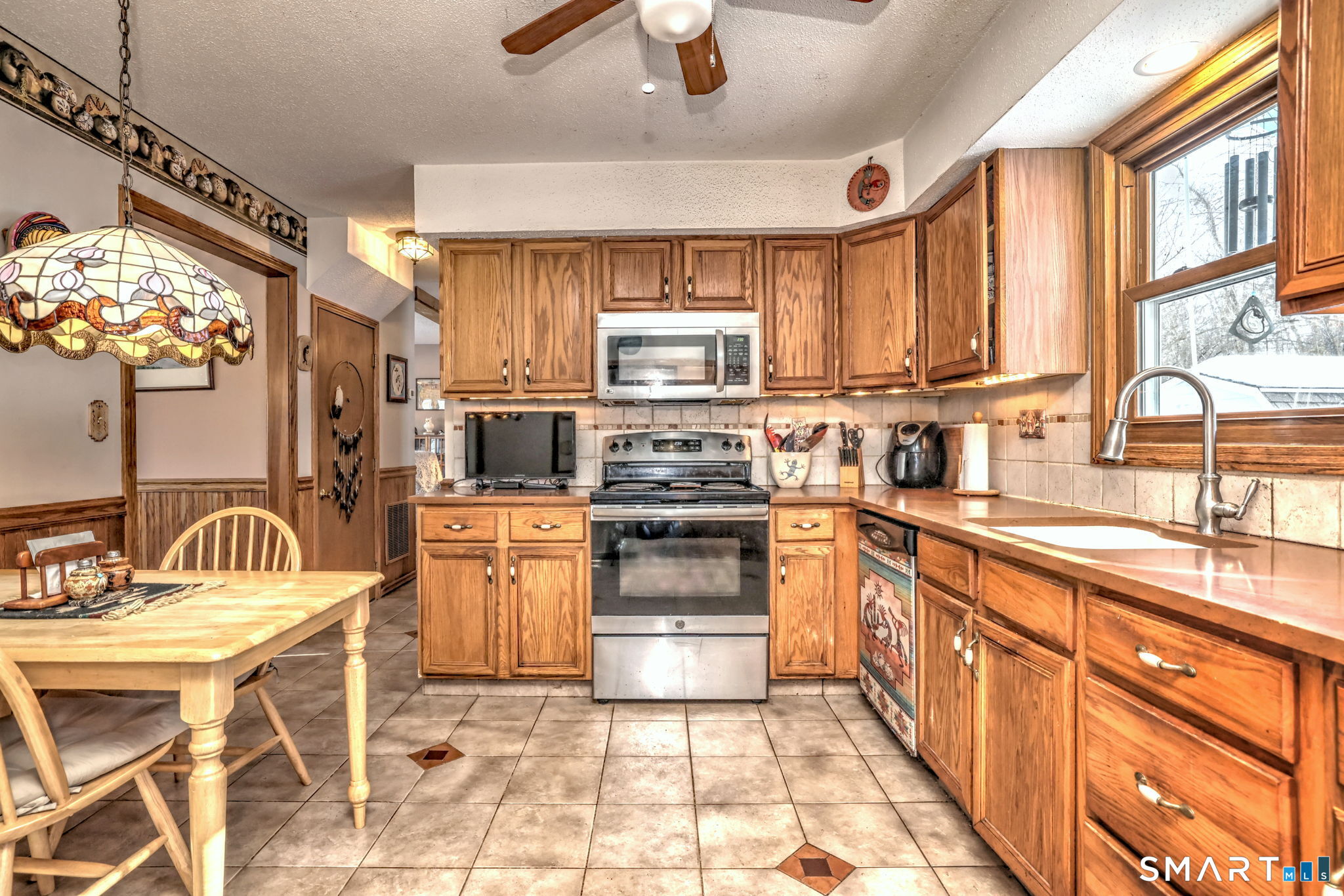 28 Sugar Hill Road North Haven, CT 06473 - Photo 10 of 34