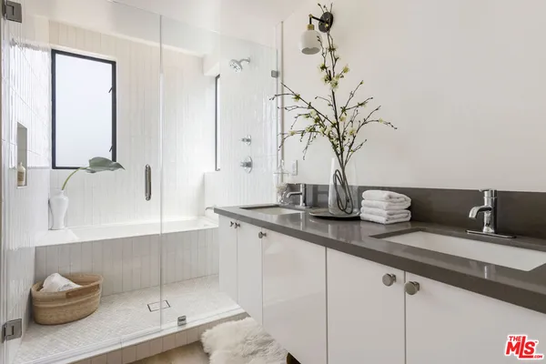 a close view of sink and tap