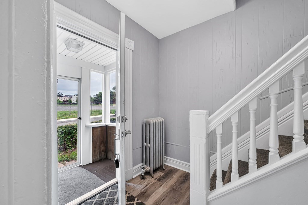 42 Melrose Street Springfield, MA 01109 - Photo 4 of 41 Gallery Image 4