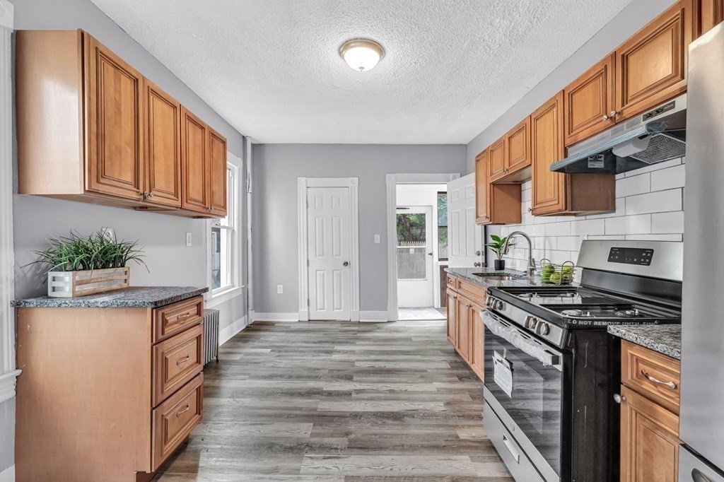 42 Melrose Street Springfield, MA 01109 - Photo 5 of 41 Gallery Image 5