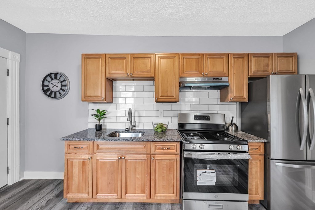 42 Melrose Street Springfield, MA 01109 - Photo 6 of 41 Gallery Image 6