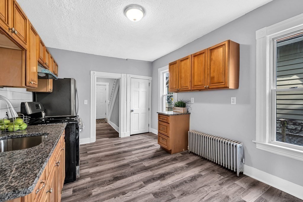42 Melrose Street Springfield, MA 01109 - Photo 8 of 41 Gallery Image 8