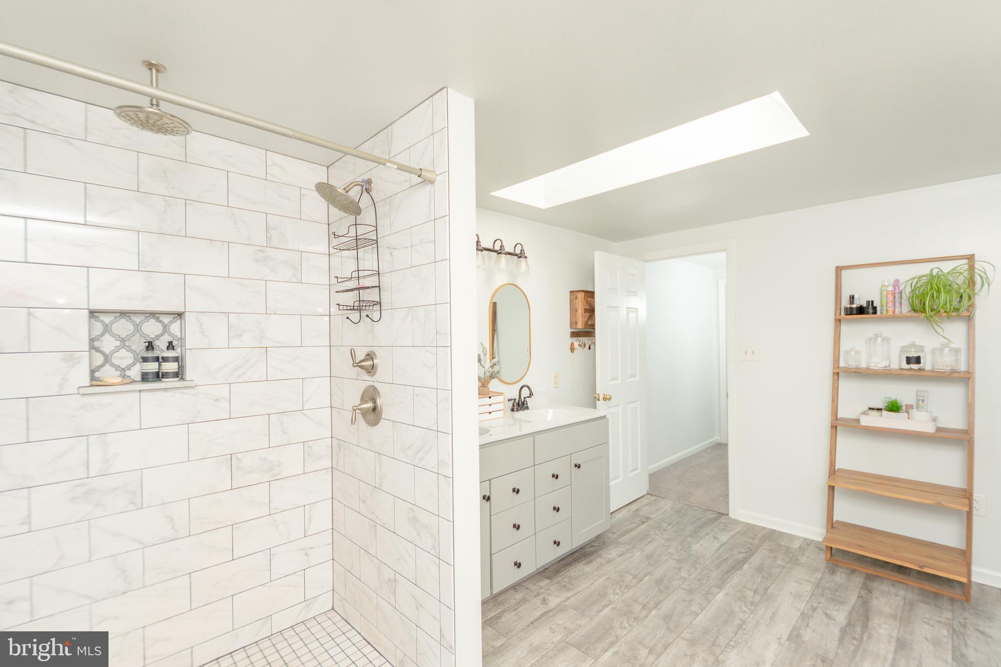 1553 White Oak Road Strasburg, PA 17579 - Photo 18 of 52 a bathroom with a shower