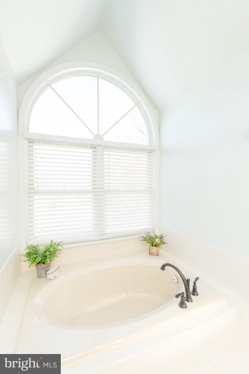 1553 White Oak Road Strasburg, PA 17579 - Photo 21 of 52 a bathroom with a bathtub